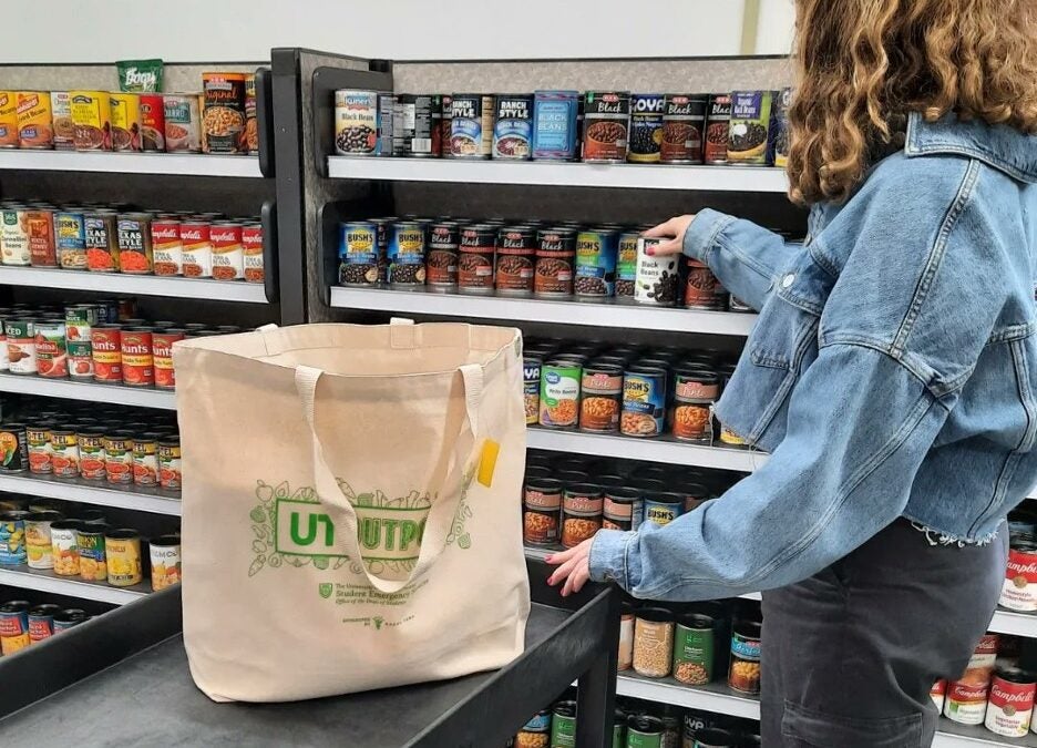 H-E-B donates $100,000 to UT Outpost